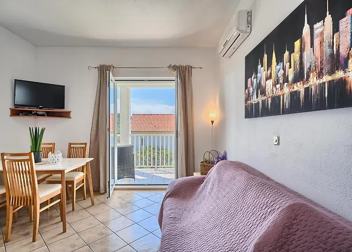 Irena Guest house 3*