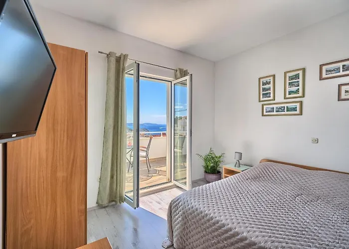 Irena Guest house 3*