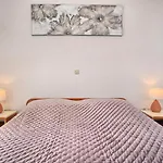 Irena 3* Χβαρ
