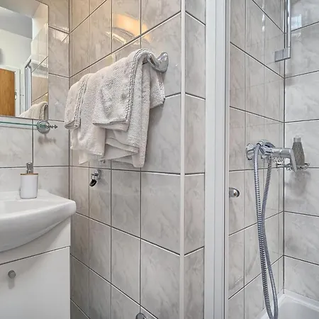 招待所 Irena 赫瓦尔