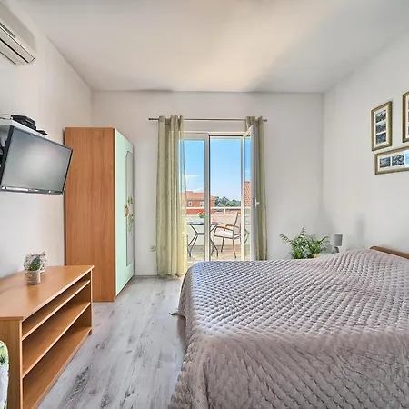 Guest house Irena Hvar Town