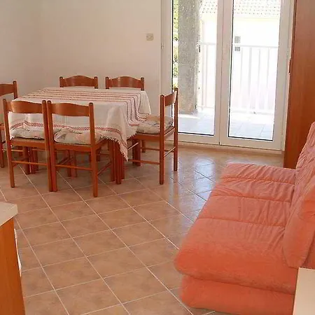 Guest house Irena 3*