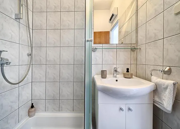 Irena Affittacamere 3*